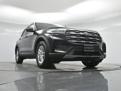 New 2026 Ford Explorer Active RWD image 44