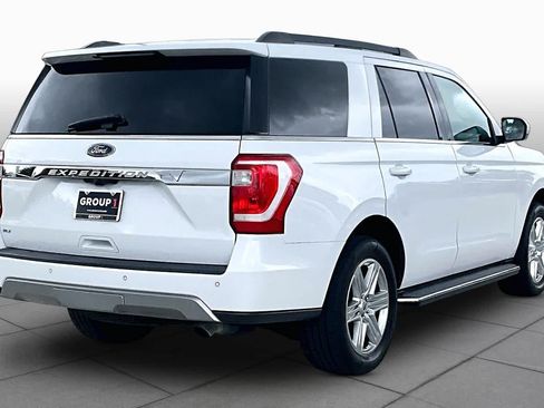 Used 2019 Ford Expedition XLT w/ Equipment Group 202A AWD/4WD image 13
