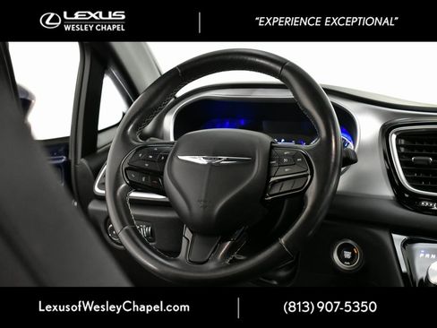 Used 2020 Chrysler Pacifica Touring w/ S Appearance Package image 25