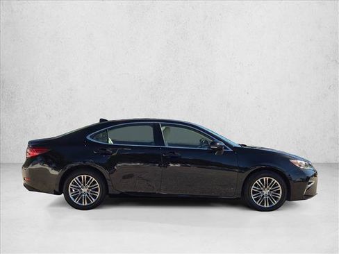 Used 2017 Lexus ES 350 image 4