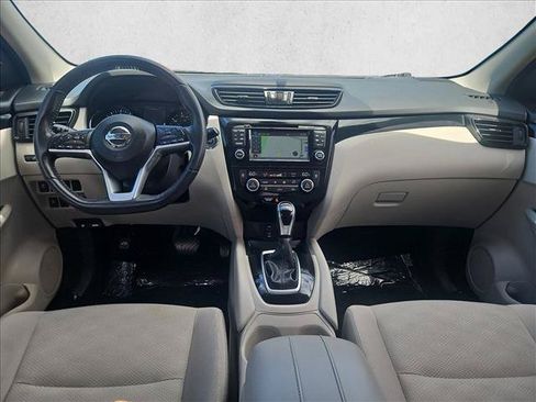 Used 2018 Nissan Rogue Sport SV w/ SV Technology Package FWD image 18