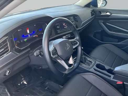 Used 2024 Volkswagen Jetta SE w/ Panoramic Sunroof Package FWD image 18