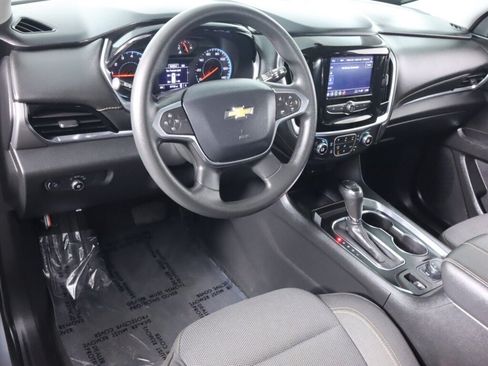 Used 2020 Chevrolet Traverse LS FWD image 9