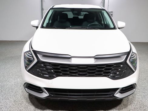 Used 2024 Kia Sportage LX image 4