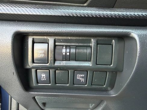 Used 2018 Subaru Crosstrek 2.0i Premium image 32