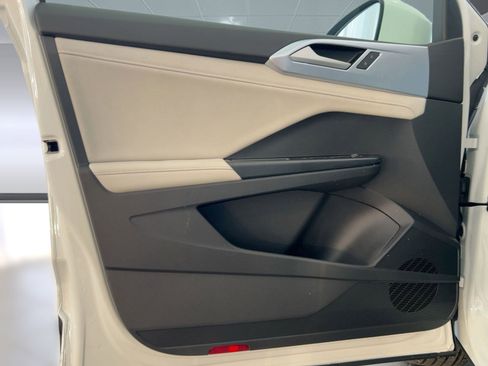 New 2026 Volkswagen Taos SE image 21