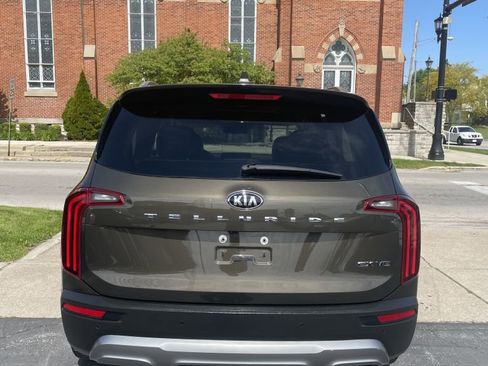 Used 2021 Kia Telluride EX w/ EX Premium Package FWD image 4