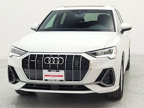 Used 2023 Audi Q3 2.0T Premium image 2