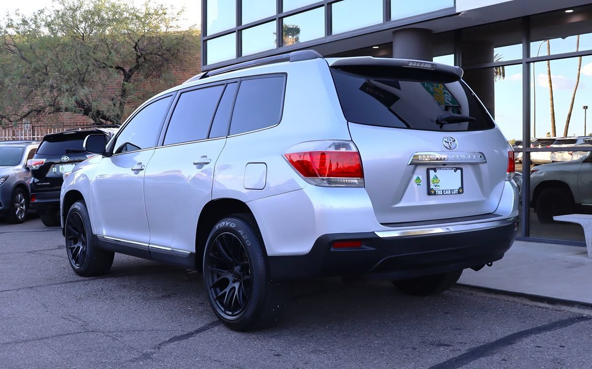 Used 2013 Toyota Highlander Plus FWD image 9