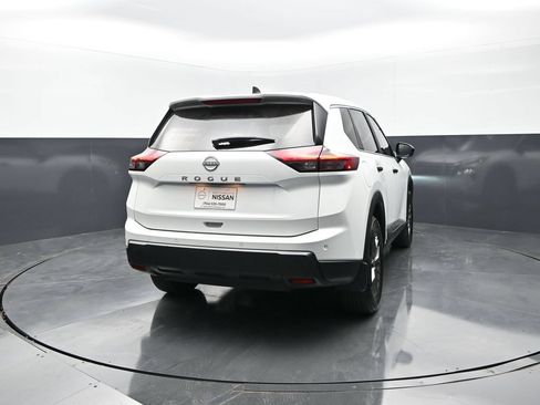 Certified 2025 Nissan Rogue S FWD image 5