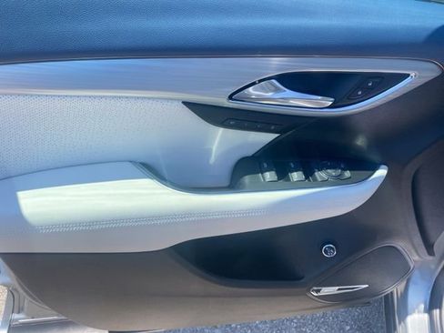 Used 2025 Buick Envision Avenir image 17