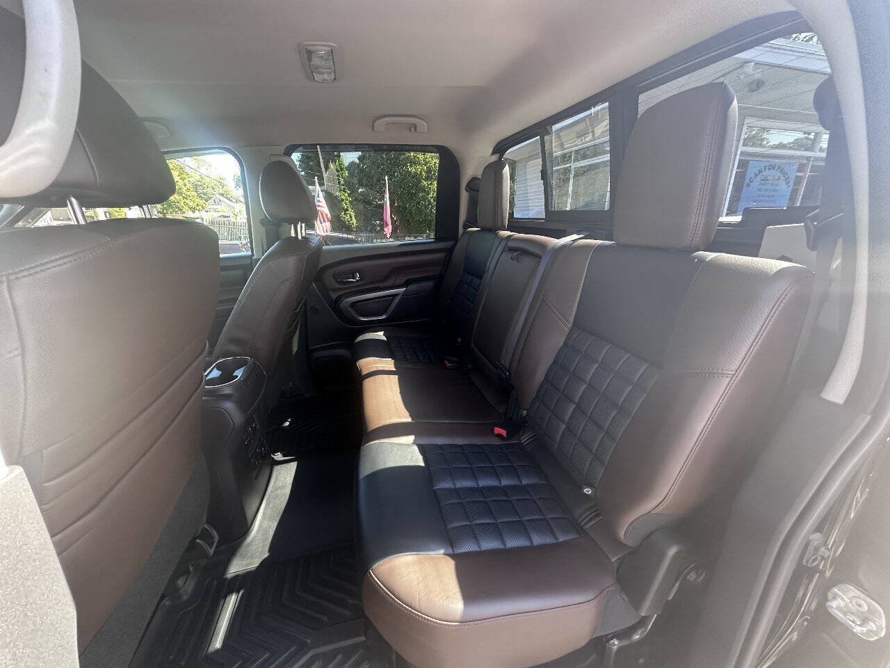 Used 2017 Nissan Titan Platinum Reserve AWD/4WD image 11