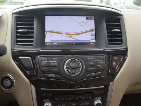 Used 2013 Nissan Pathfinder Platinum w/ Platinum Premium Pkg FWD image 19