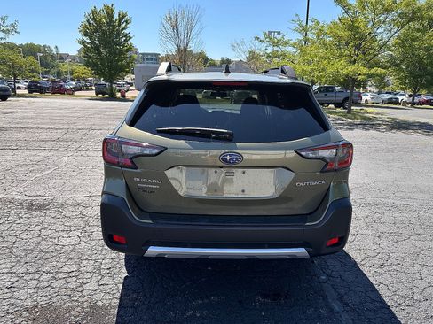 Certified 2025 Subaru Outback Limited AWD/4WD image 4