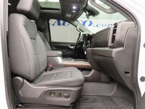 Used 2024 GMC Sierra 2500 SLT w/ SLT Premium Package image 33