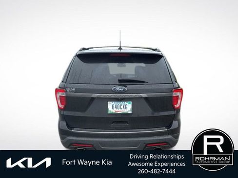 Used 2018 Ford Explorer XLT w/ Equipment Group 202A AWD/4WD image 5