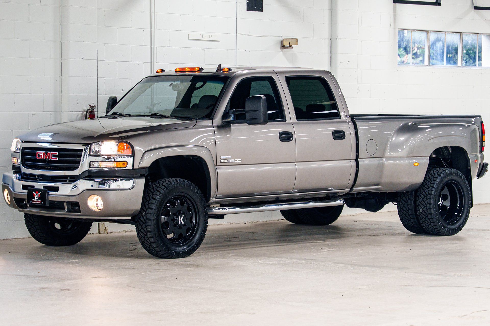 Used 2007 GMC Sierra 3500 SLT w/ Heavy-Duty Power Package AWD/4WD image 29
