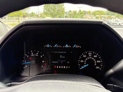 Used 2017 Ford F150 XL w/ Equipment Group 101A Mid AWD/4WD image 13