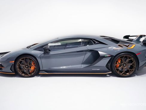 Used 2019 Lamborghini Aventador SVJ AWD/4WD image 5