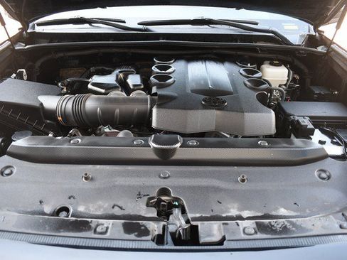 Certified 2024 Toyota 4Runner SR5 AWD/4WD image 30