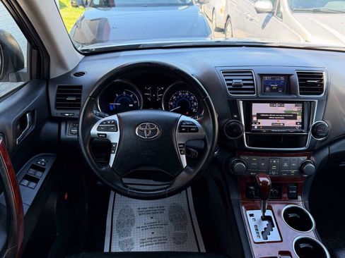 Used 2013 Toyota Highlander Limited AWD/4WD image 15