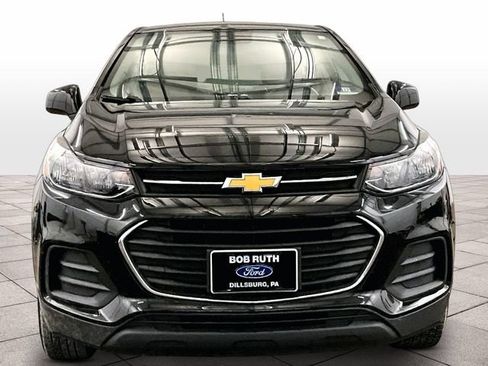 Used 2019 Chevrolet Trax LS w/ Tint and Cruise Package AWD/4WD image 4