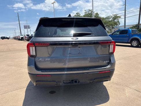 Used 2025 Ford Explorer ST-Line AWD/4WD image 6