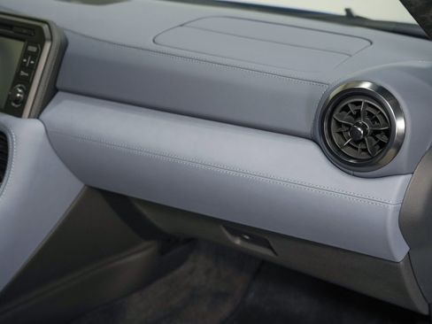 Used 2020 Nissan GT-R Premium AWD/4WD image 35