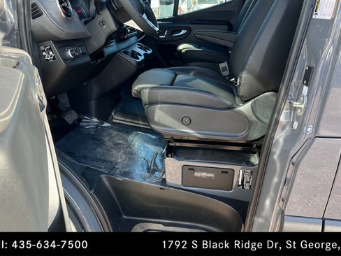 Used 2025 Mercedes-Benz Sprinter 2500 image 17
