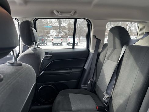 Used 2016 Jeep Patriot Latitude image 14