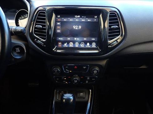 Used 2018 Jeep Compass Limited w/ Safe & Security Group FWD image 11