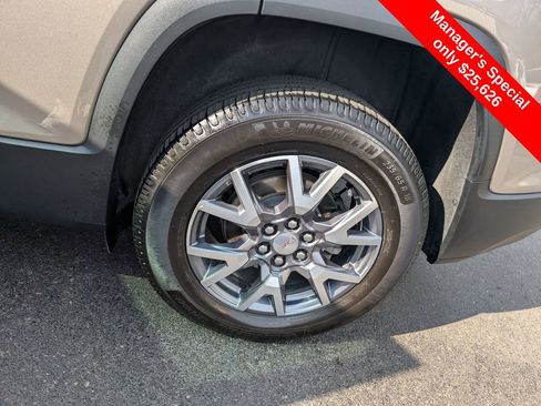 Used 2023 GMC Acadia SLT AWD/4WD image 24