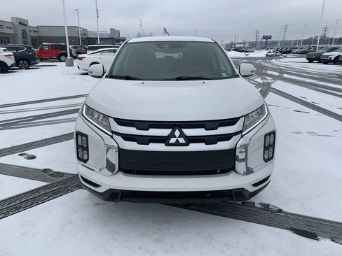 Used 2021 Mitsubishi Outlander Sport LE image 3
