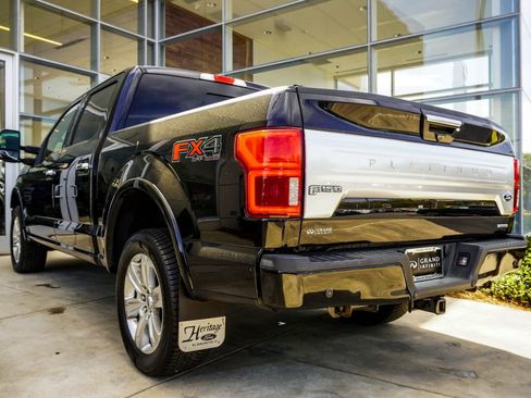 Used 2019 Ford F150 Platinum w/ Equipment Group 701A Luxury image 10