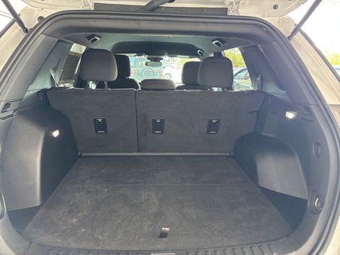 Used 2025 Chevrolet Equinox LT FWD image 33