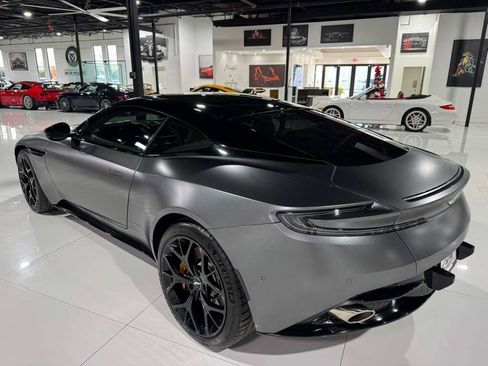 Used 2019 Aston Martin DB11 Coupe image 5