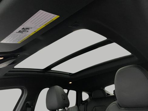 Certified 2025 BMW X4 xDrive30i image 31