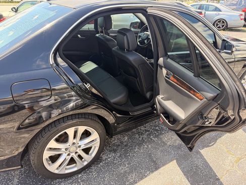 Used 2013 Mercedes-Benz C 250 Sedan image 11