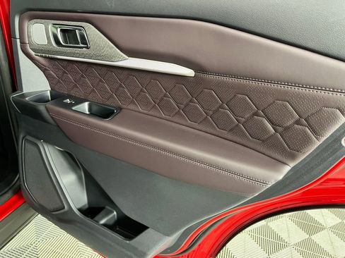 Used 2025 Ford Explorer Platinum w/ Ultimate Package image 33