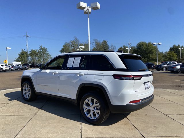 Used 2023 Jeep Grand Cherokee Limited AWD/4WD image 11