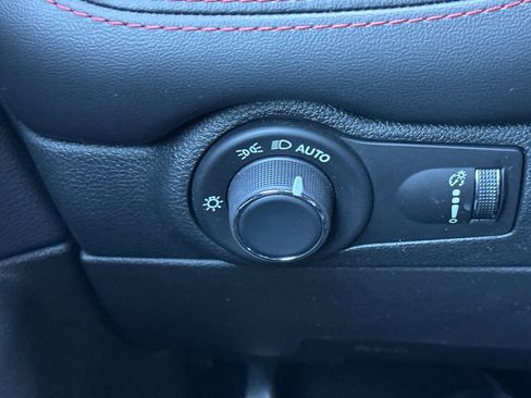Used 2025 Dodge Durango R/T AWD/4WD image 33