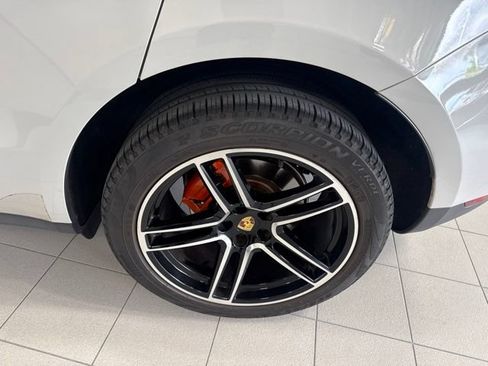 Used 2021 Porsche Macan AWD/4WD image 11