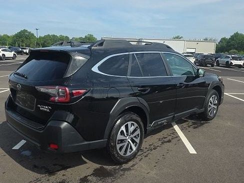 Certified 2024 Subaru Outback Premium w/ Popular Package #1A AWD/4WD image 2