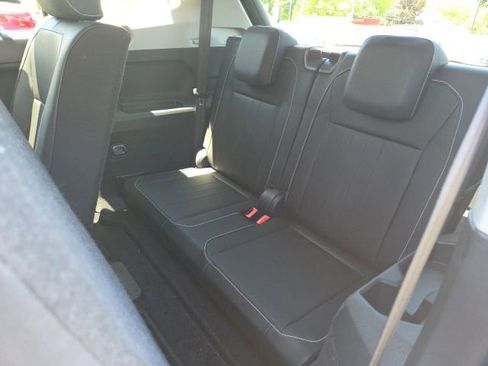 Used 2023 Volkswagen Tiguan SE FWD image 12