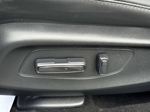Used 2025 Honda HR-V EX-L image 17
