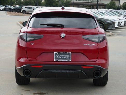 Used 2025 Alfa Romeo Stelvio Sprint AWD/4WD image 7