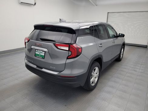 Used 2024 GMC Terrain SLE AWD/4WD image 9