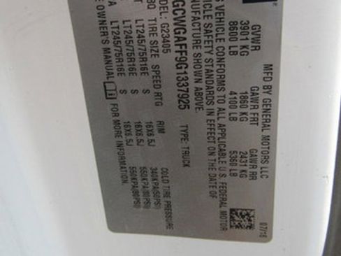 Used 2016 Chevrolet Express 2500 RWD image 31
