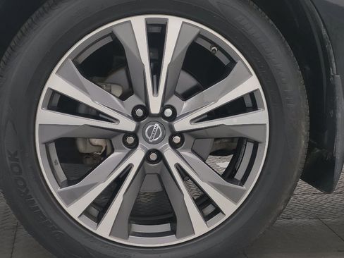Used 2017 Nissan Pathfinder Platinum FWD image 31