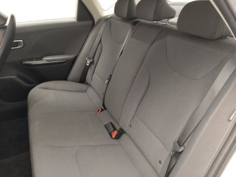 Used 2025 Kia K4 FWD image 18